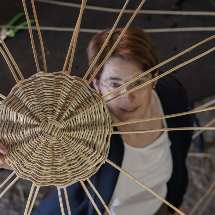 Atelier V'Anne'Rie à Troyon. Anne Beaujon réalise et organise des stages de Vannerie