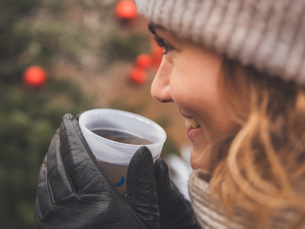Jus de pomme chaud au marché de noël
