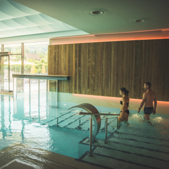 Piscine intérieure Hôtel Julien