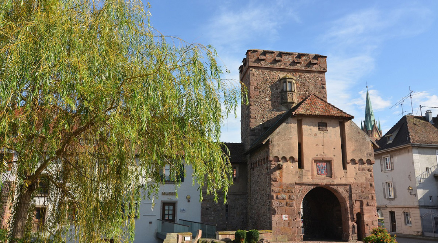 Porte de Thann et église