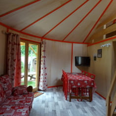 An unusual stay with family or friends in a Chalet Rond