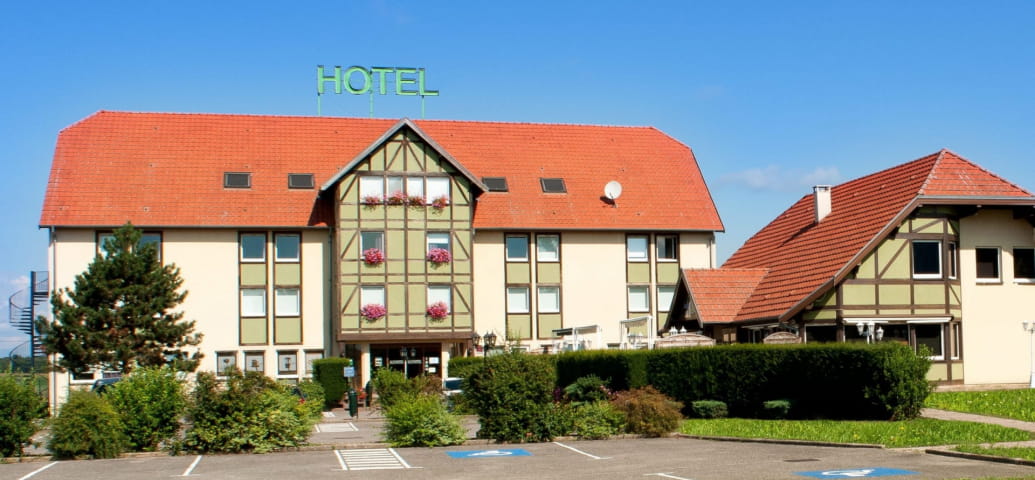 Voorgevel van het Als Hotel in Ottmarsheim