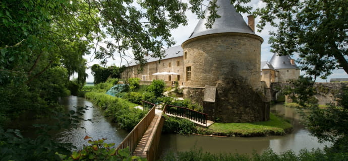 gîte du pont seen from the moat