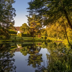 Ancienne ferme vosgienne rénovée avec son jardin en bordure des étangs et de la forêt, à 4km de la cure thermale de Bains les Bains (la Vôge les Bains)