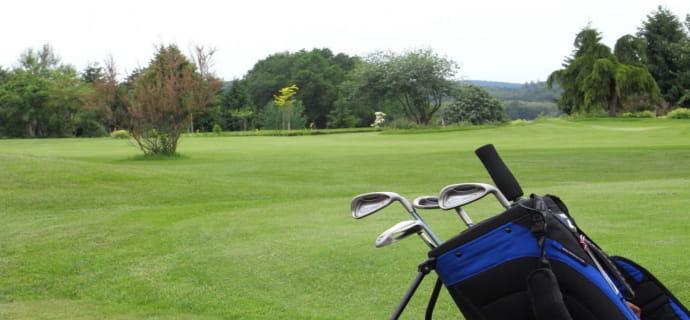Les clubs de golf et son terrain