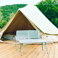 Bell-Zelt mit allem Komfort entlang der Semoy von außen gesehen auf der Domaine d'Haulmé