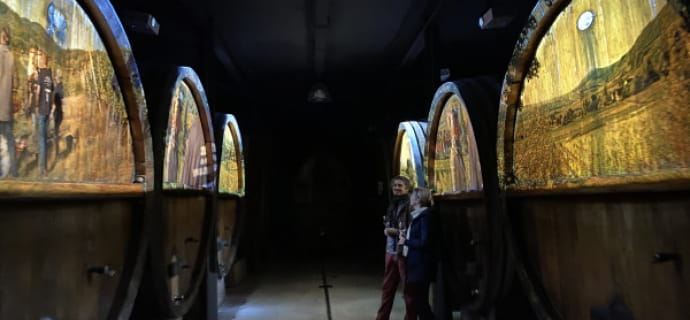 Cellar visit and wine tasting - tea time around the wine