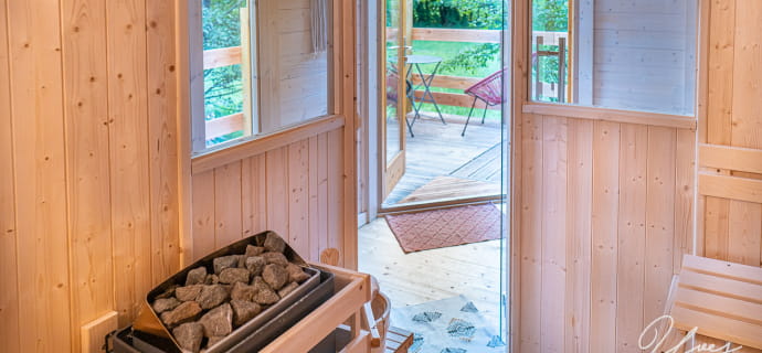 Le sauna finlandais pouvant accueillir jusqu'à 8 personnes