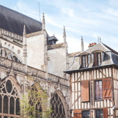 Bulles de culture - Die Kirche Saint-Rémy, ein wahrer Schatz aus dem 10. Jahrhundert