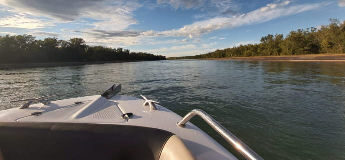 Boat rental with river license