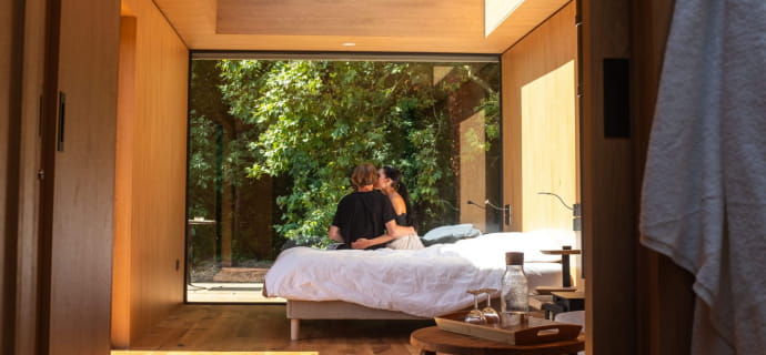 Geschenkset für Paare: Übernachtung in einer Ecolodge unter dem Sternenhimmel und Duo-Massage