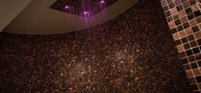 Sensory shower with chromotherapy