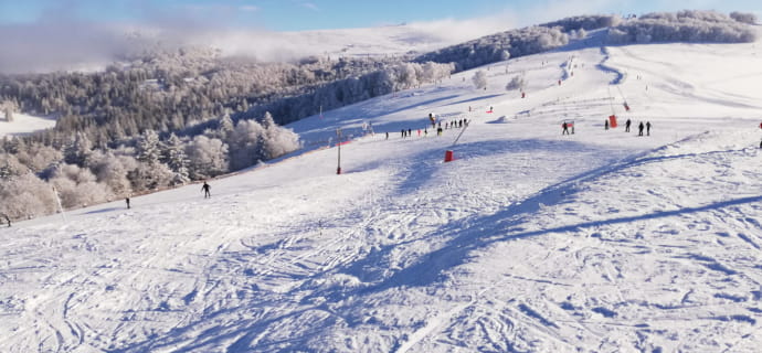 Hin- und Rückweg für Fußgänger mit dem Sessellift in La Bresse-Hohneck - Schneeschuhpfad