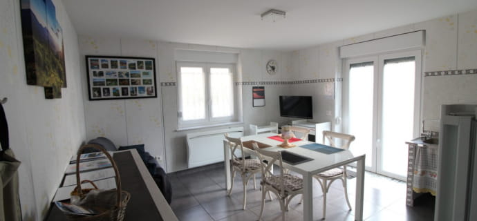 Gite du Mourot ACCES POUR PERSONNE A MOBILITE REDUITE. On the first floor of a charming renovated house with terrace, Alt 572 m, 15 km from Gérardmer. 