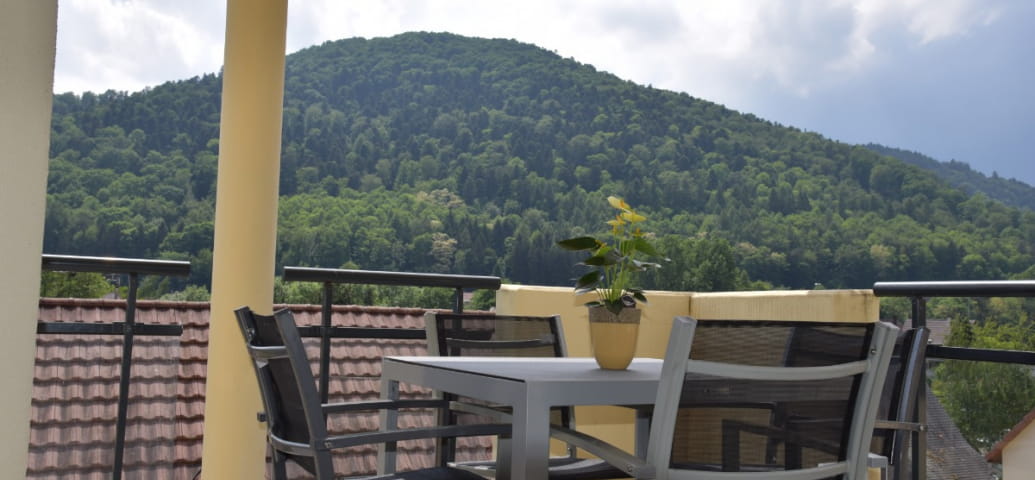 Wunderschöne Wohnung für 4 Personen in einer luxuriösen Residenz mit atemberaubendem Blick auf die Berge