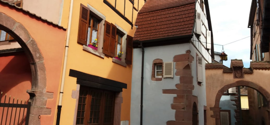 Beautiful furnished gîte located in the historic center of Kaysersberg and the most beautiful Christmas markets in Alsace.