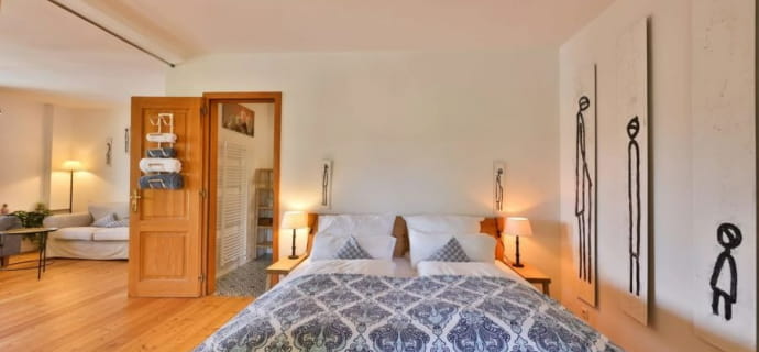 Suite de Laurine bed and breakfast gelegen in een landhuis aan de voet van de wandelpaden met een ongelooflijk uitzicht.