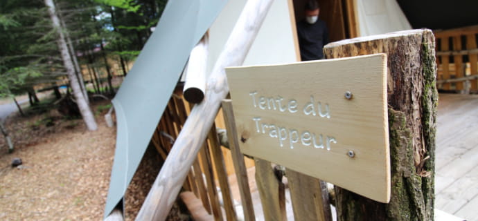 Entrée - Tente du Trappeur - Les Cabanes du Lac de Pierre Percée