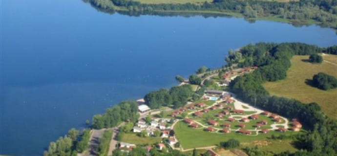 Vue aérienne du village vacances