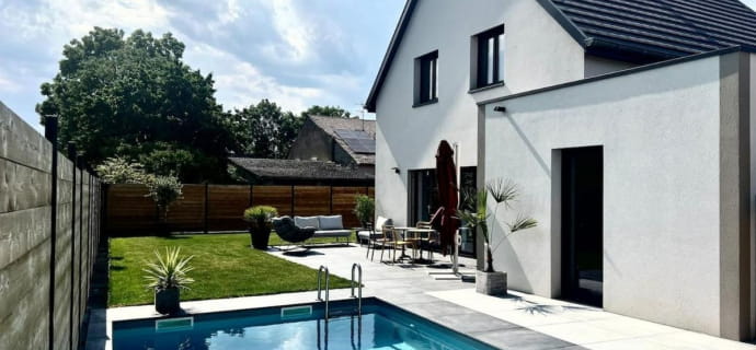 Le Bel Alsace, magnificent house with swimming pool, garage and outdoor space located not far from Colmar and major roads