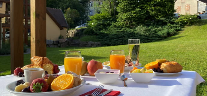 A full and sparkling breakfast at Clos des Sources