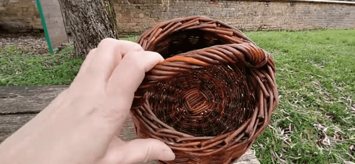 Create your own round basket with Delphine