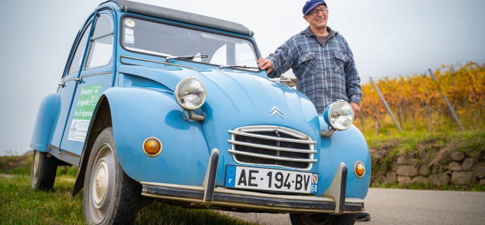 Entdeckung des Weinbergs an Bord eines Citroën 2CV